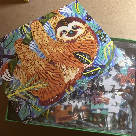 🧩 300 piece Factory Sealed Mudpuppy “Endangered Species Pygmy Sloth”. Beautiful - Picture 6 of 7